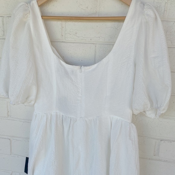 NWT Lulu's Little Bit In Love White Surplice Puff Sleeve Mini Dress L - Picture 7 of 9